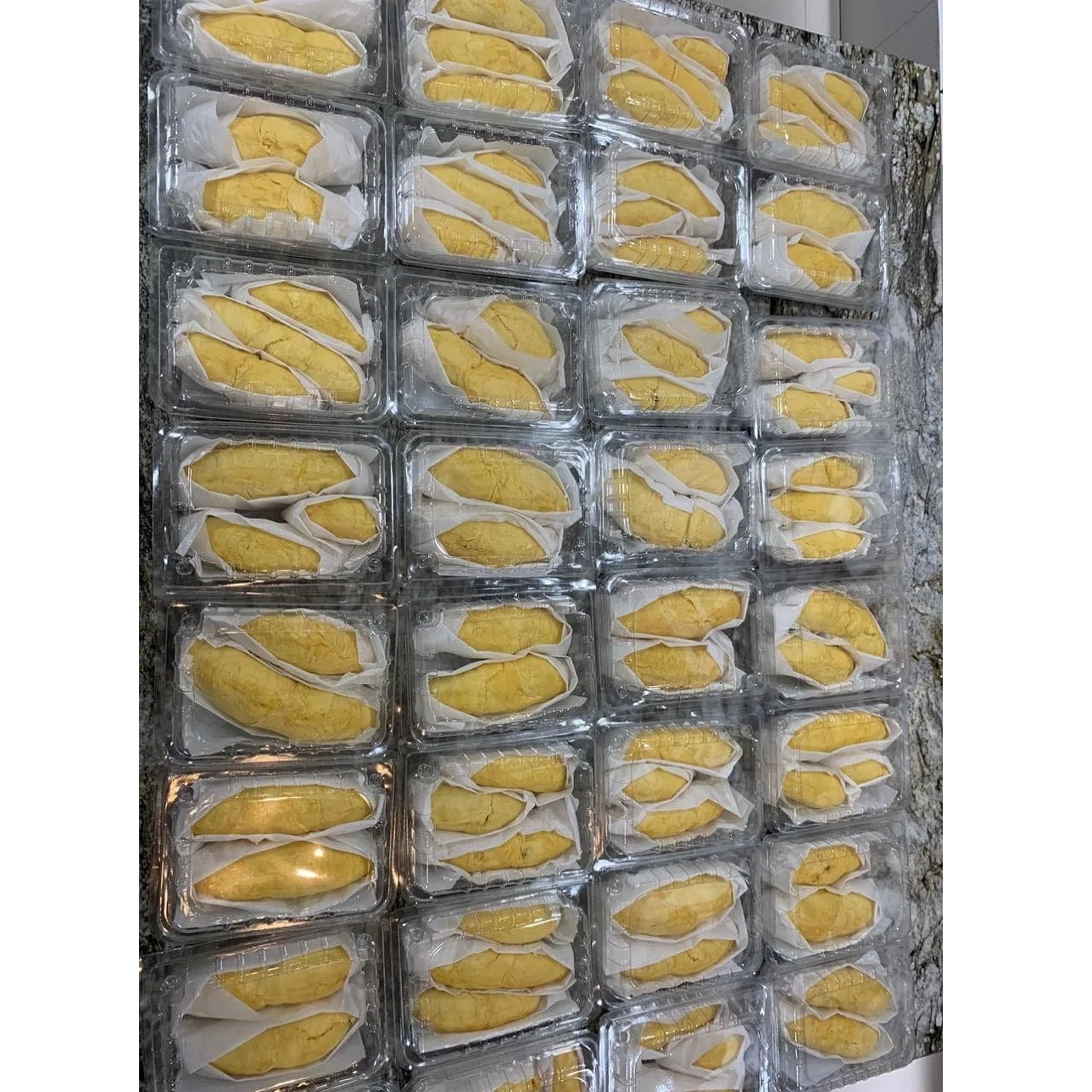 
Fresh Ri6 Durian For Wholesale Export Sweet Taste 100% Organic 