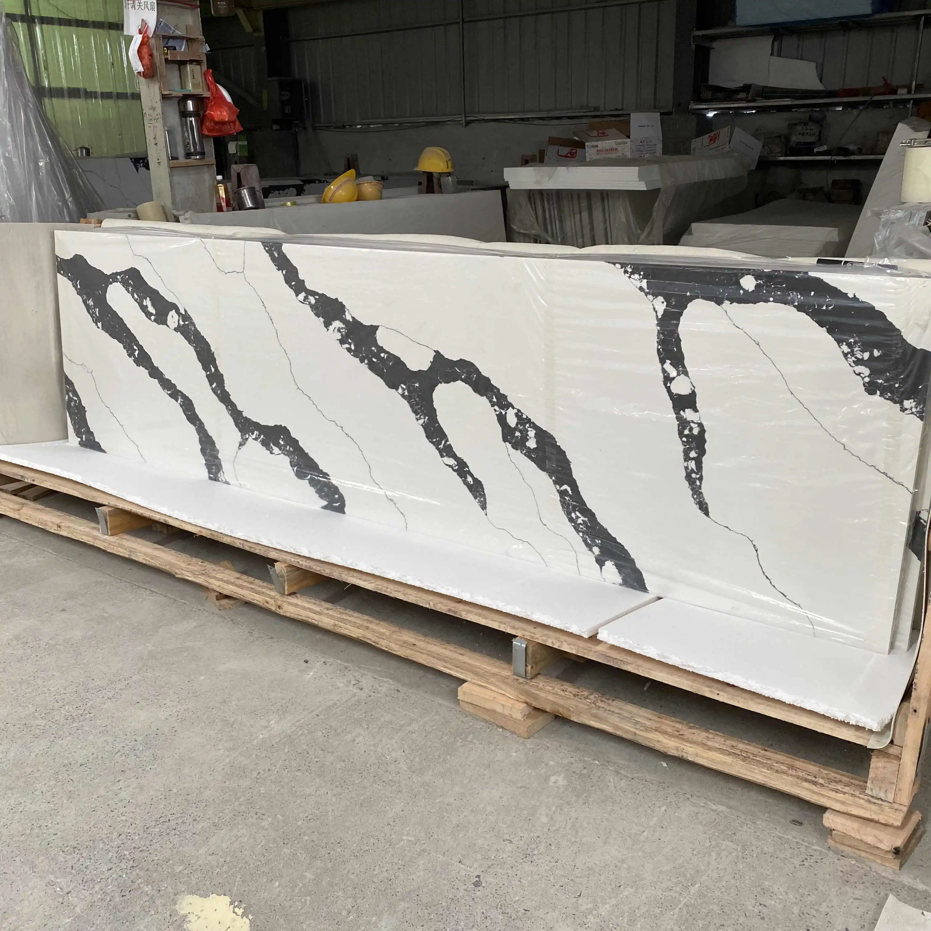 Calacatta White Marble Engineered Stone kitchentop countertop Artificial Stones Quartz Slab Wayon Brand
