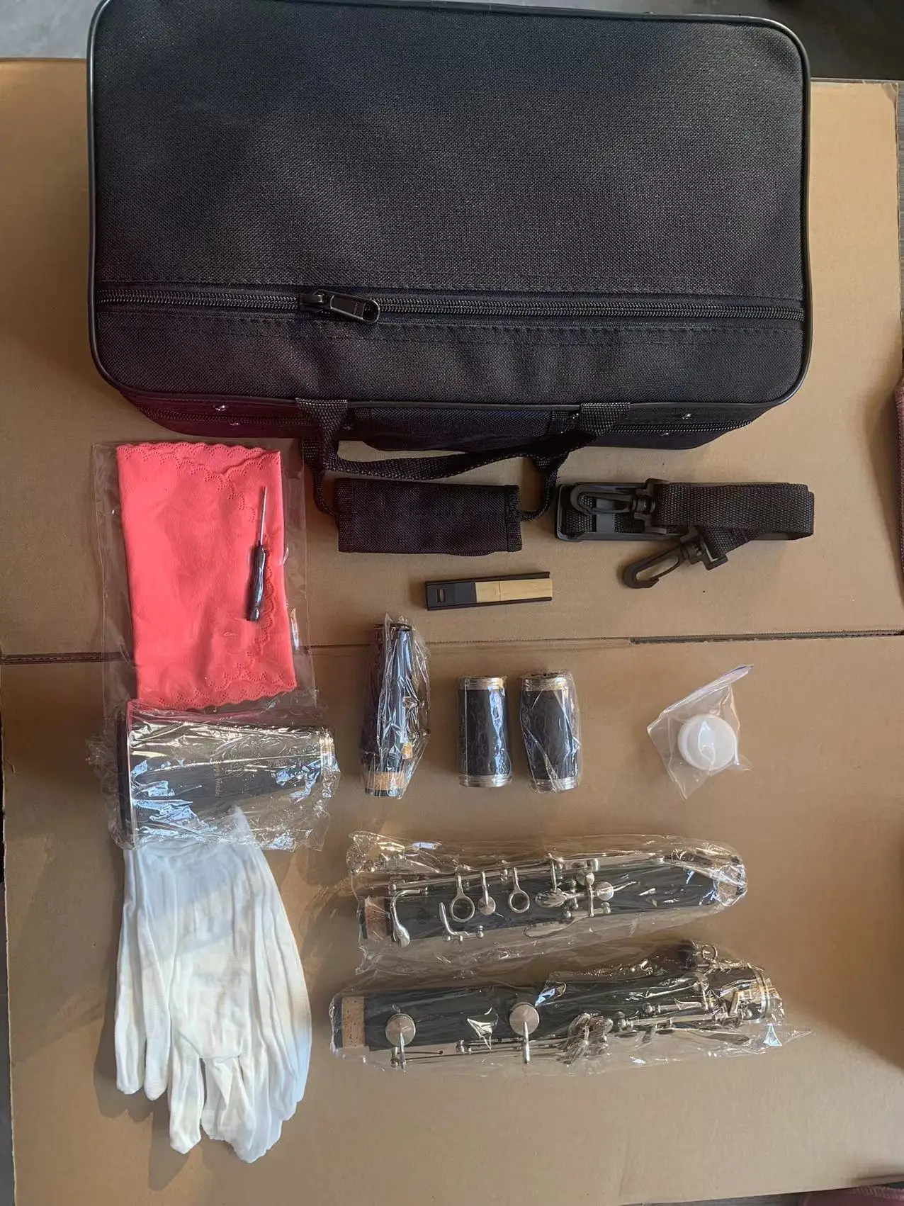 B-flat ebony clarinet instrument playing clarinet Beginner series