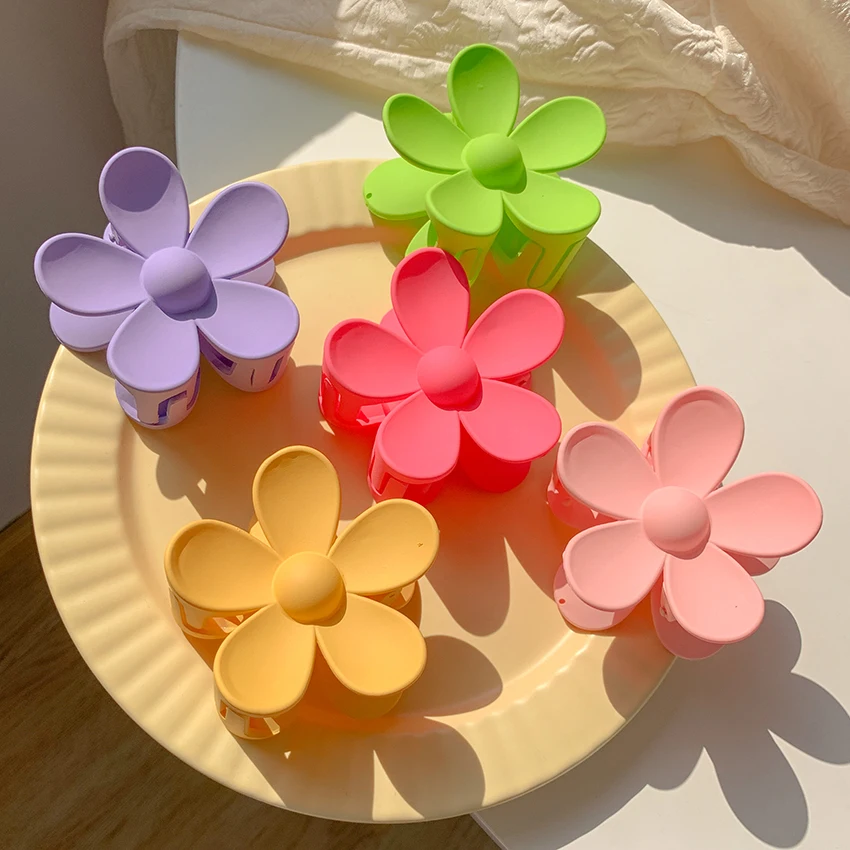 Wholesale New Arrival Korean Newest Girls  Fancy Hair Claw  Korean Frosted Cute Candy Colors Big Flower Flower Hair Claw Clips