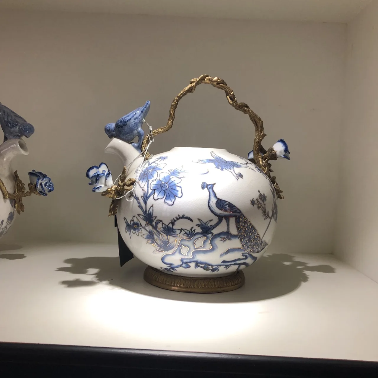 Luxury china blue and white flower and bird design accessories porcelain teapot for home decorations