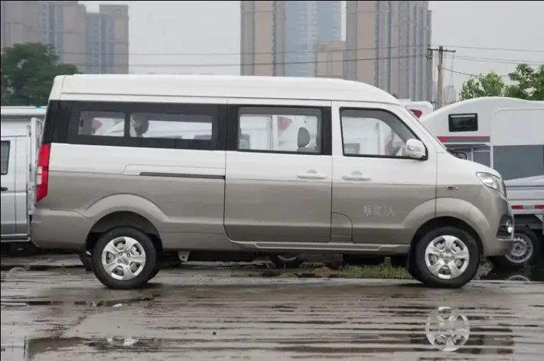 New and Used   Mini Van 7 Seats JINBEI Hiace Gasoline CNG Optional  MINI Bus for Sale