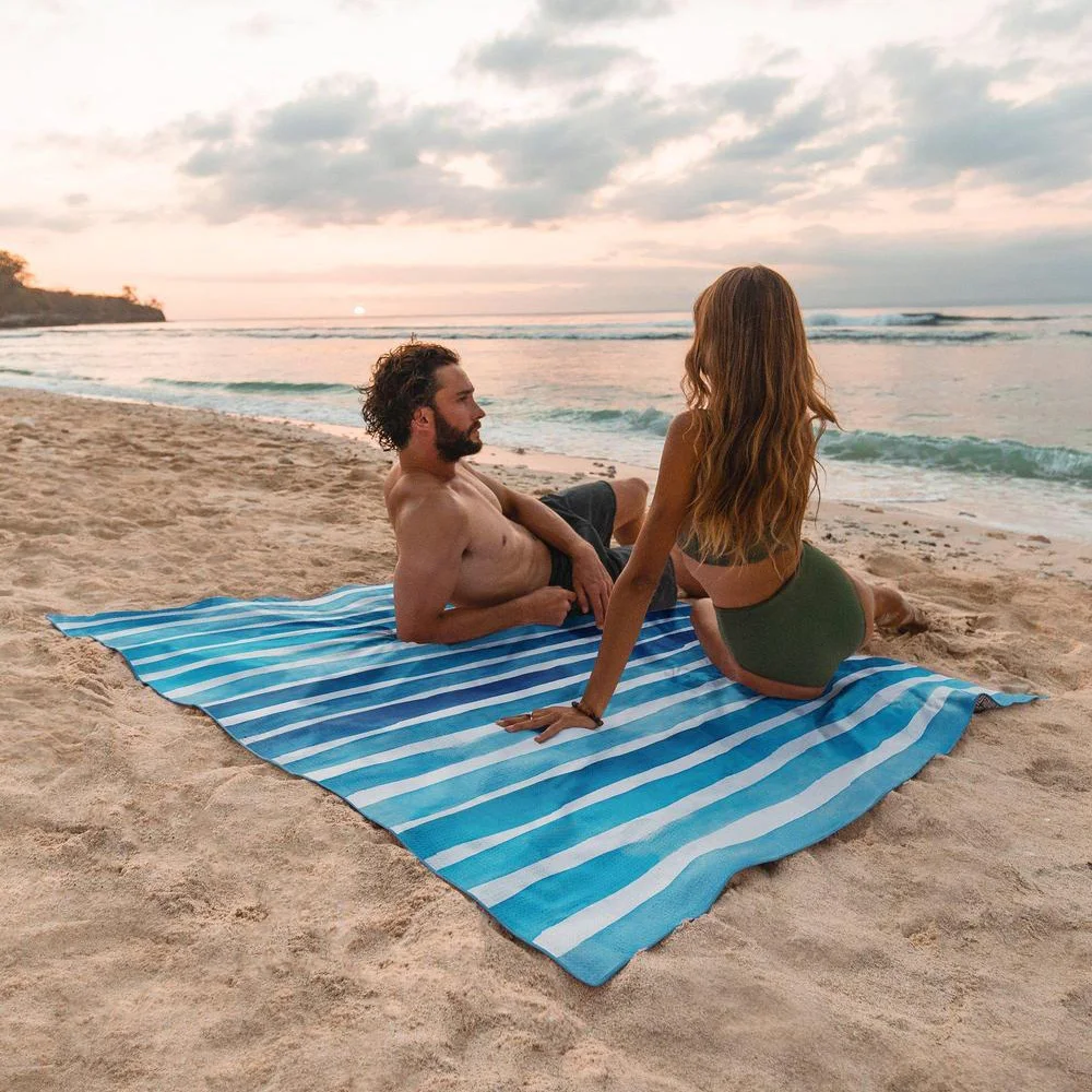 Bulk eco sand free oversized large micro fiber RPET recycled microfibre waffle beach towels with logo custom print