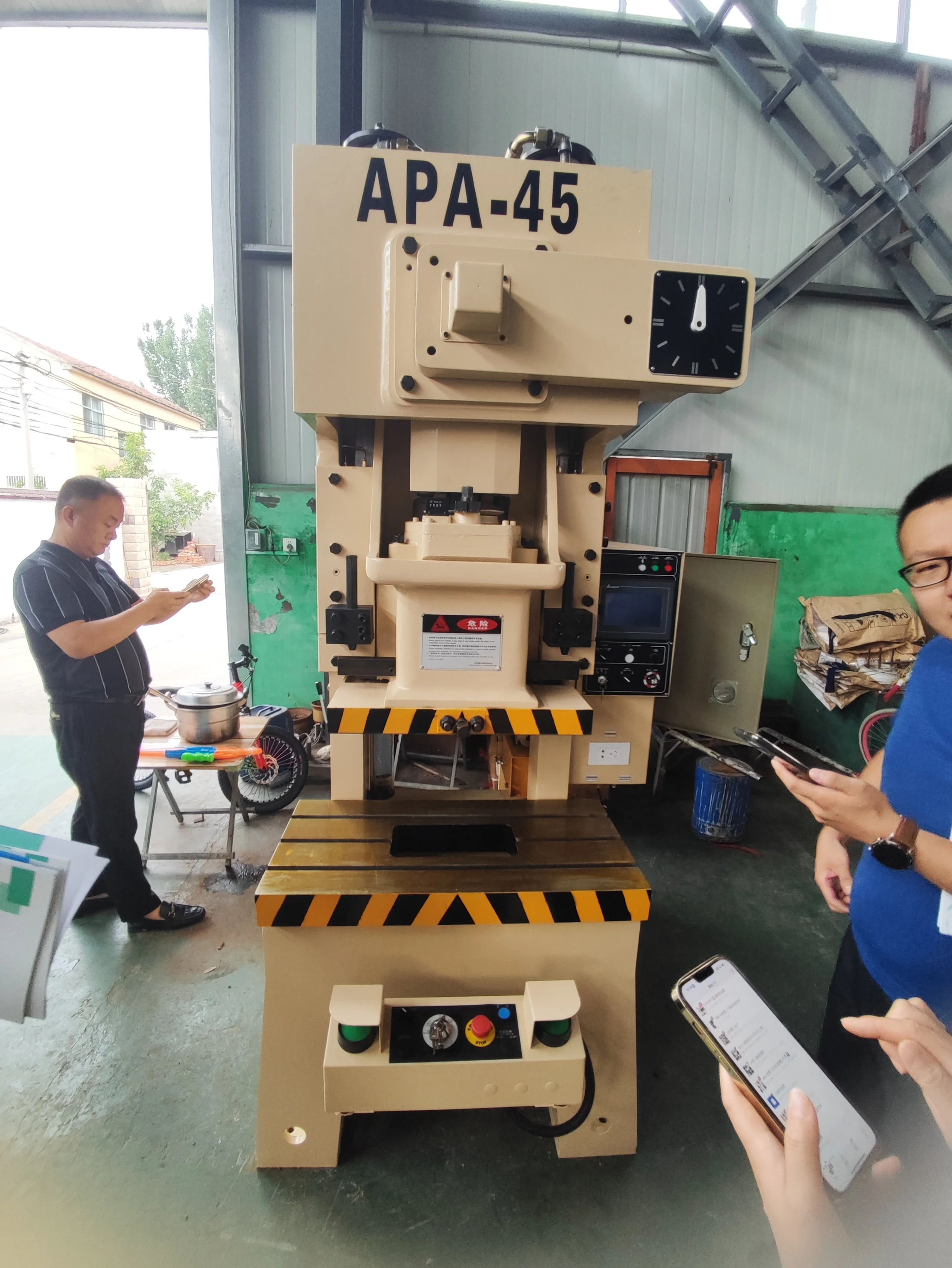 JH21-100T Good quality Pneumatic Single Crank Stamping Power Press Punching Machine 100 ton