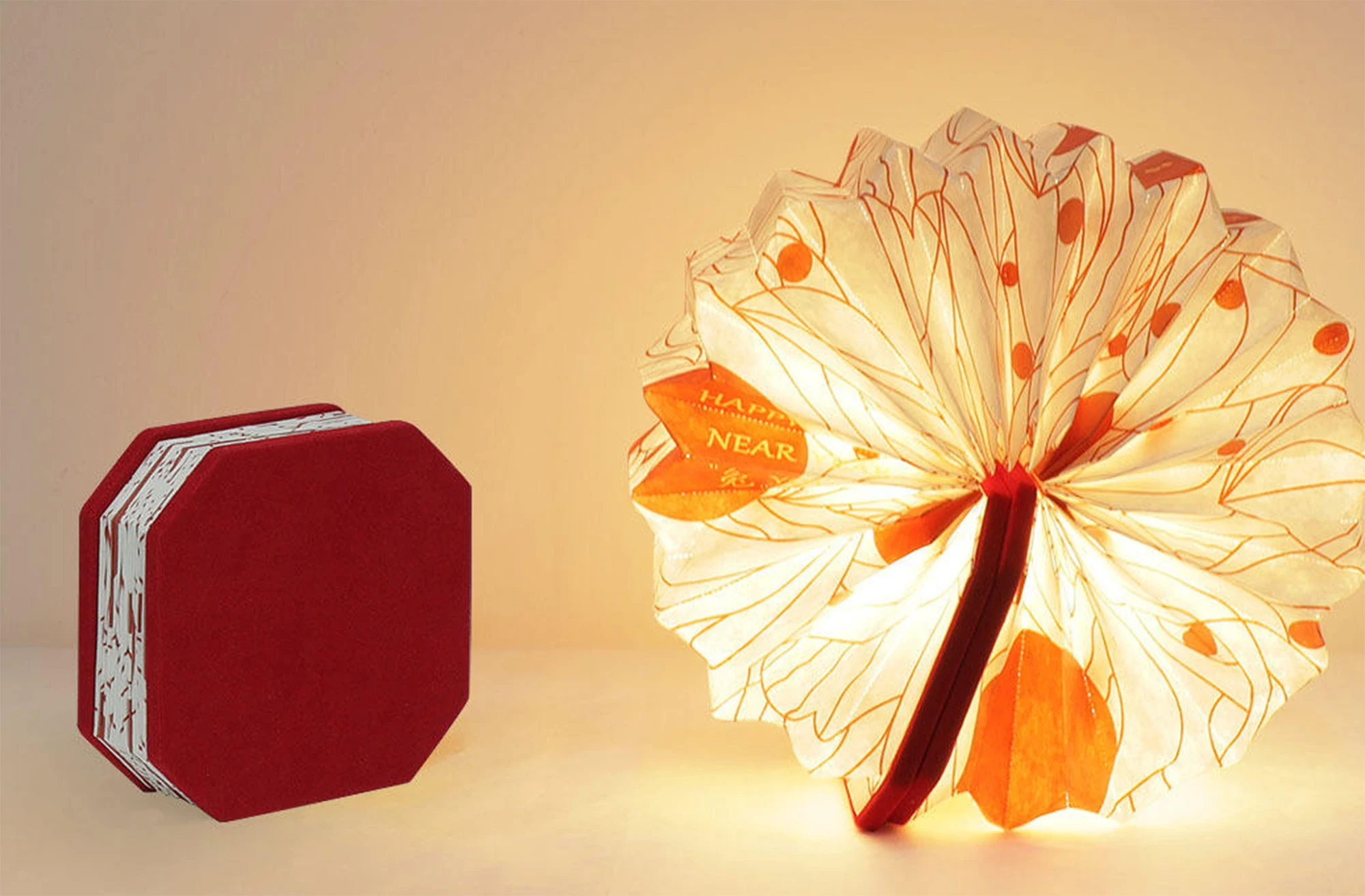 FOCUS Luxury LED Book Lamp Custom Creative Promotion Gift Folding Book Lamp Museum Novelty Paper Lamp
