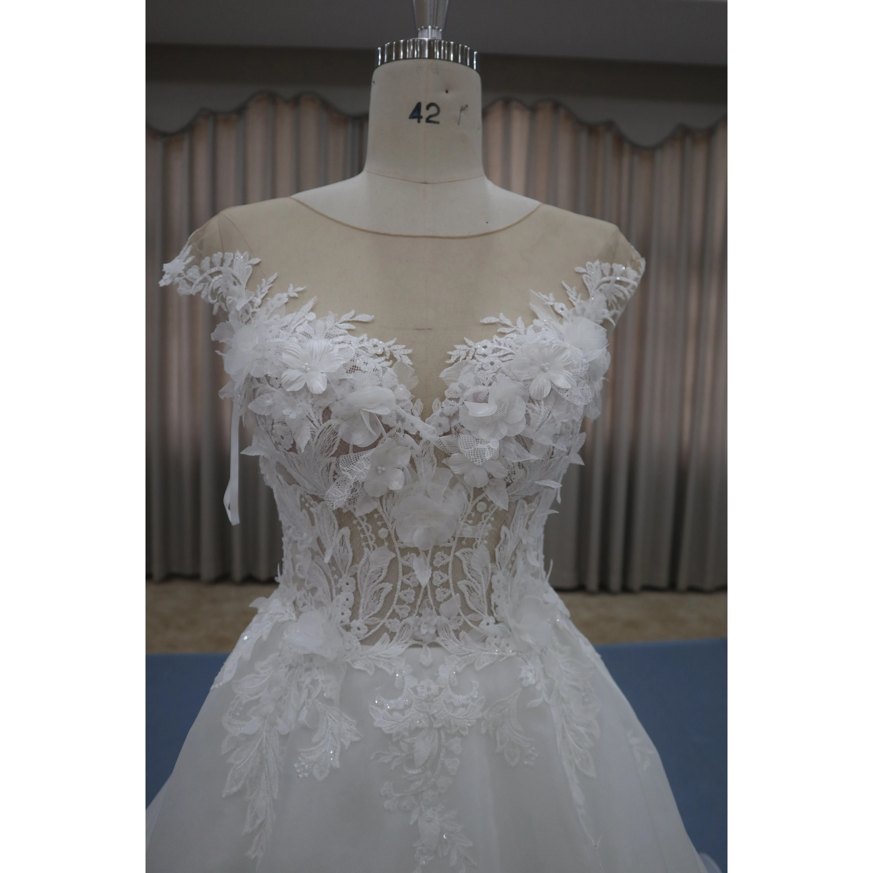 Factory Direct High-quality Sleeveless Bridal Girl Wedding Dress