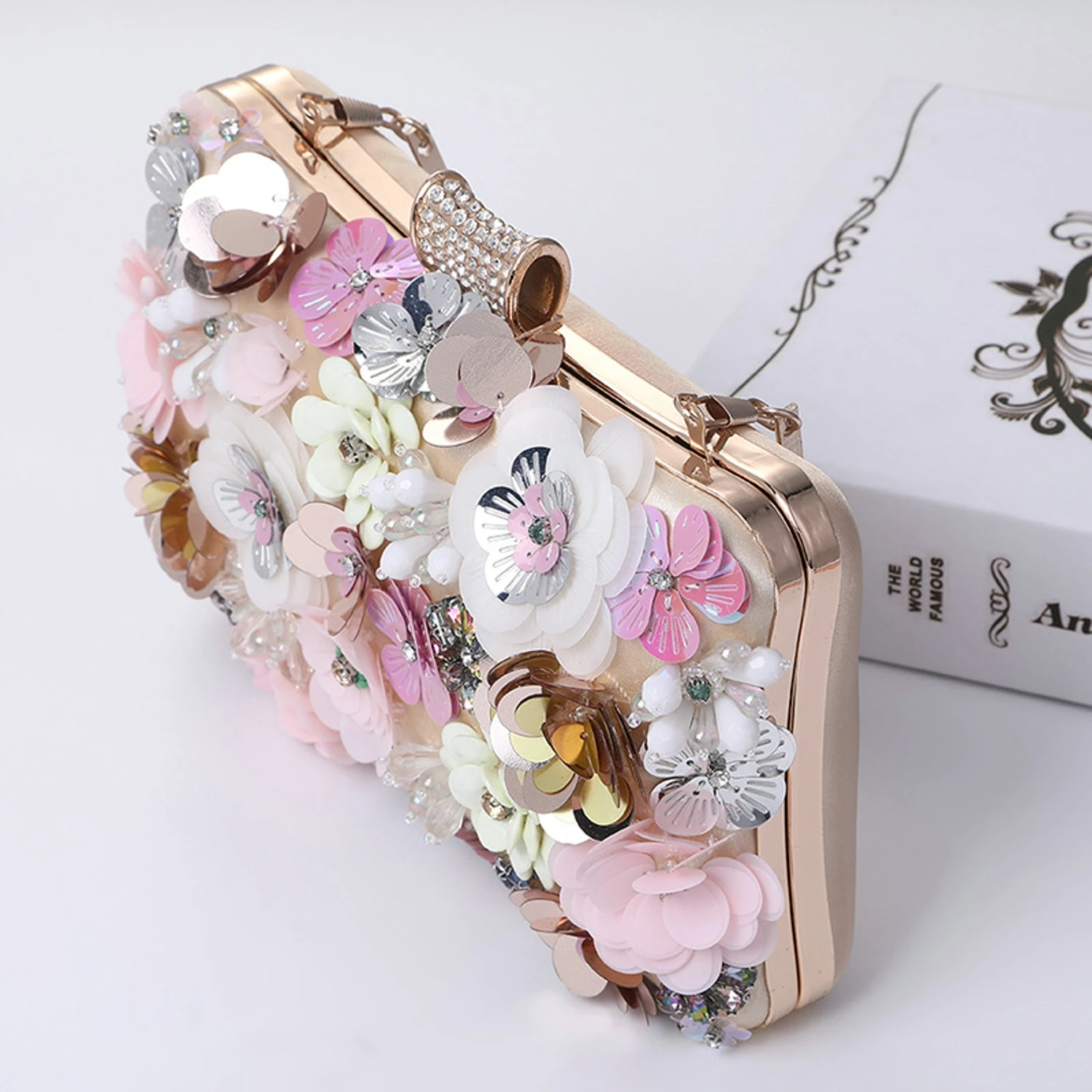 2022 Hot Selling Pearl Embroidery Party Bag Handmade Luxury Purse Evening Clutch Bags With Crystal Flower Designer Handbags