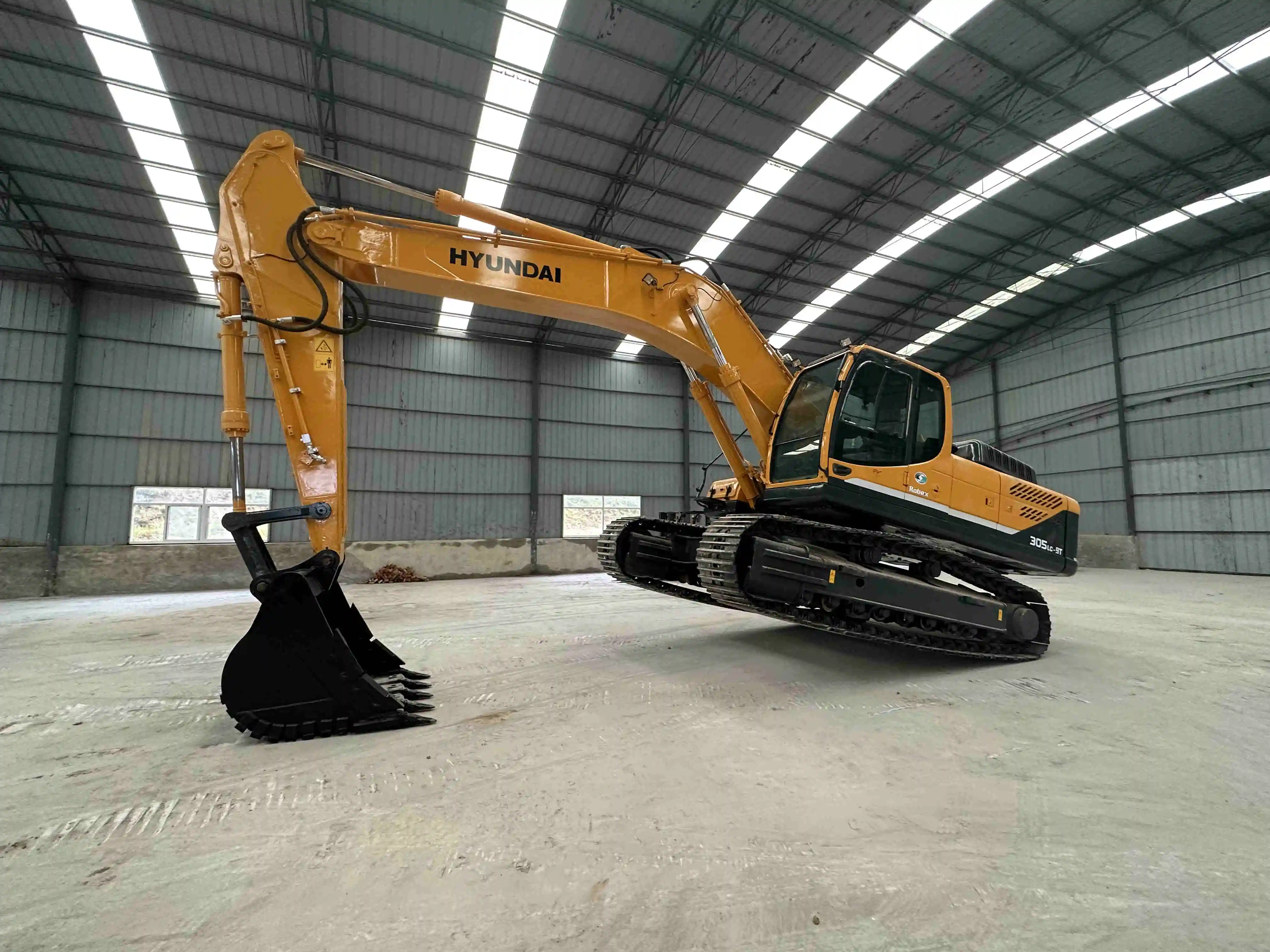 Проверенный Профессиональный Подержанный hyundai 30t R305LC-9T 220LC-9 в наличии на складе для горных работ от Кореи 215LC-9 225LC-9