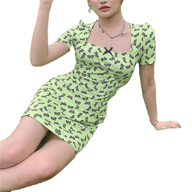 Женское винтажное пляжное платье зеленое с коротким рукавом квадратным вырезом и цветочным принтом лето 2021