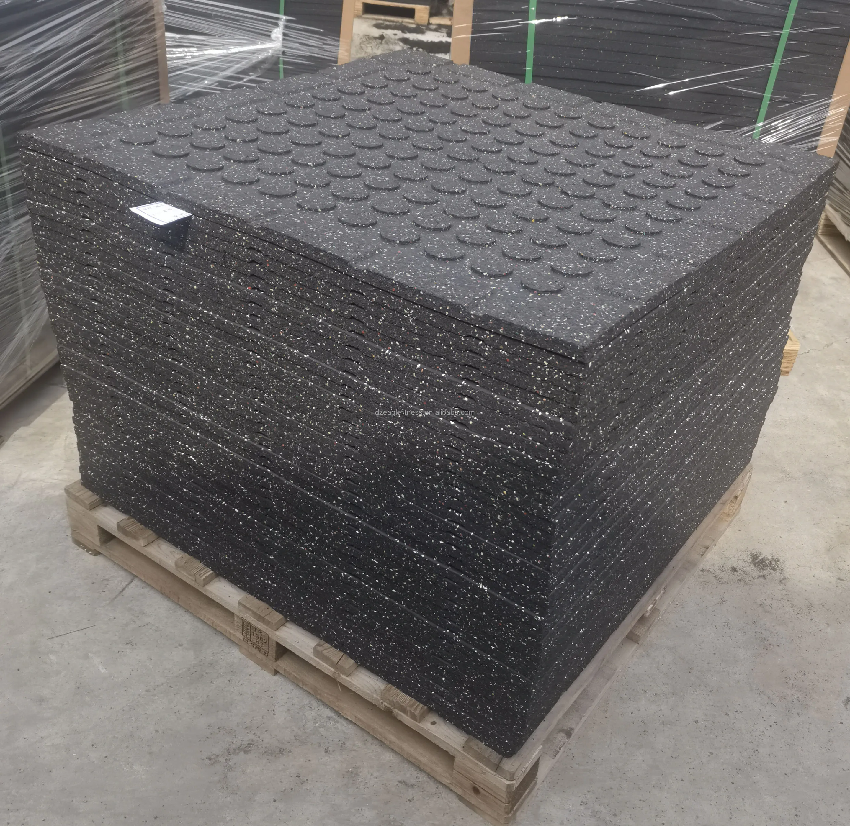 Sports Indoor Commercial Interlocking Rubber Mat Protective Gym Floor roll Rubber Flooring