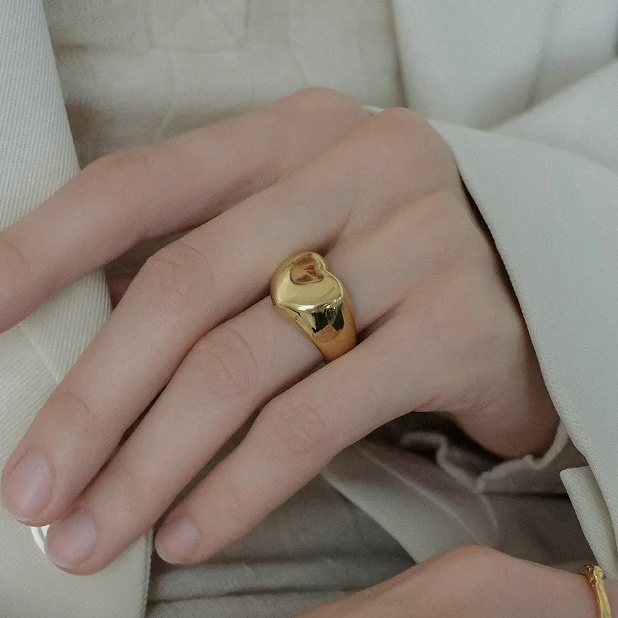 Classic 18K Gold Plated Stainless Steel Women Ring Fashion Jewelry for Parties and Gifts