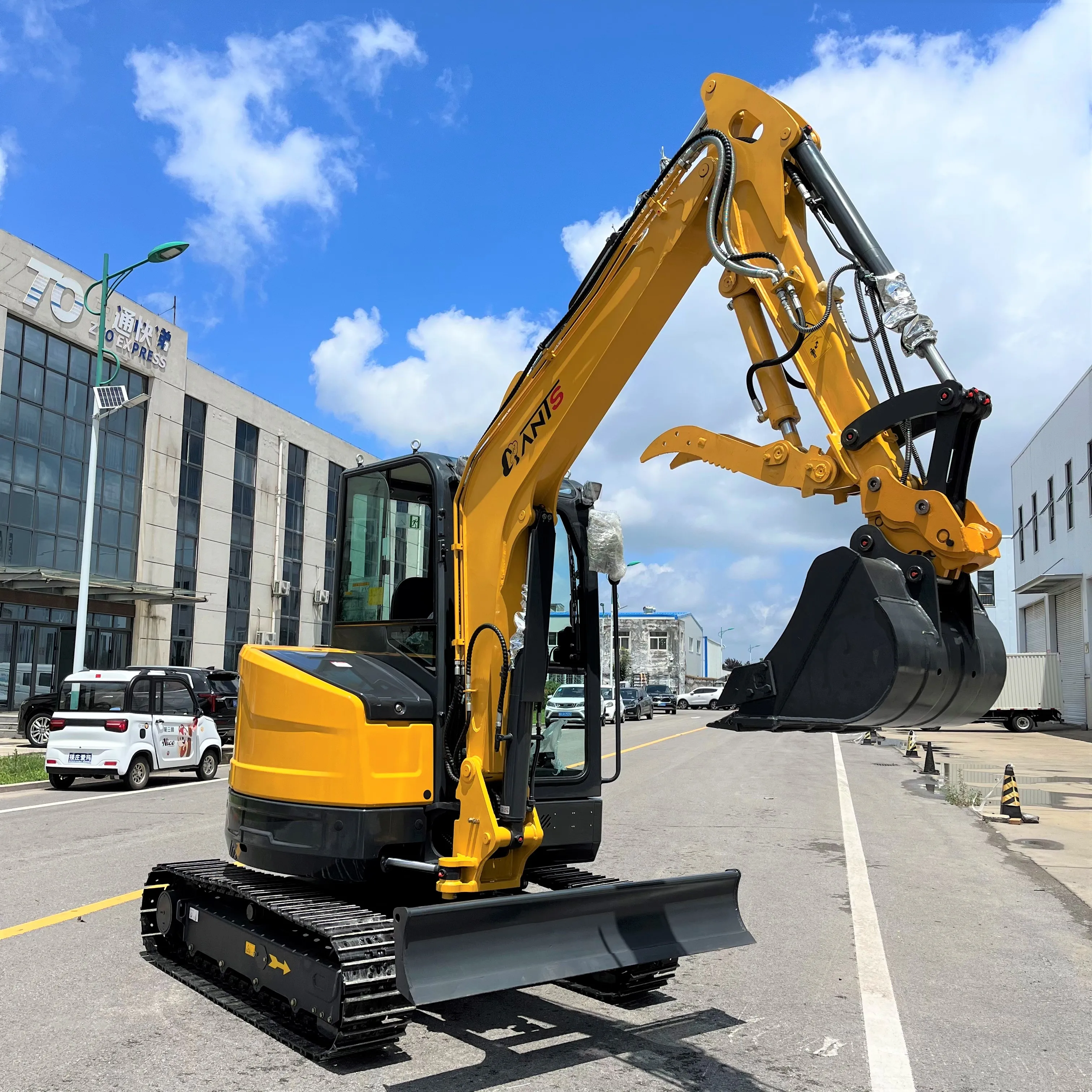 3.5 ton excavator kubota D1703 engine Hydraulic Digger Wholesale Excavators 3.5ton Mini Excavator With Thumb