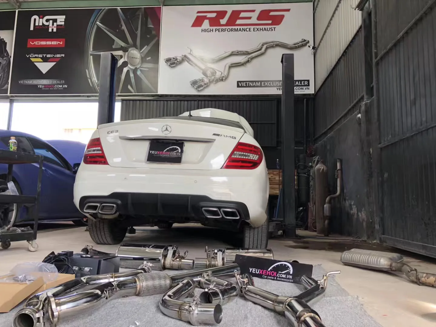 Высокопроизводительные выхлопные системы 304 из нержавеющей стали Valvetronic Catback Mercedes Benz W204 C230/C280/C300/C350 с четырьмя наконечниками