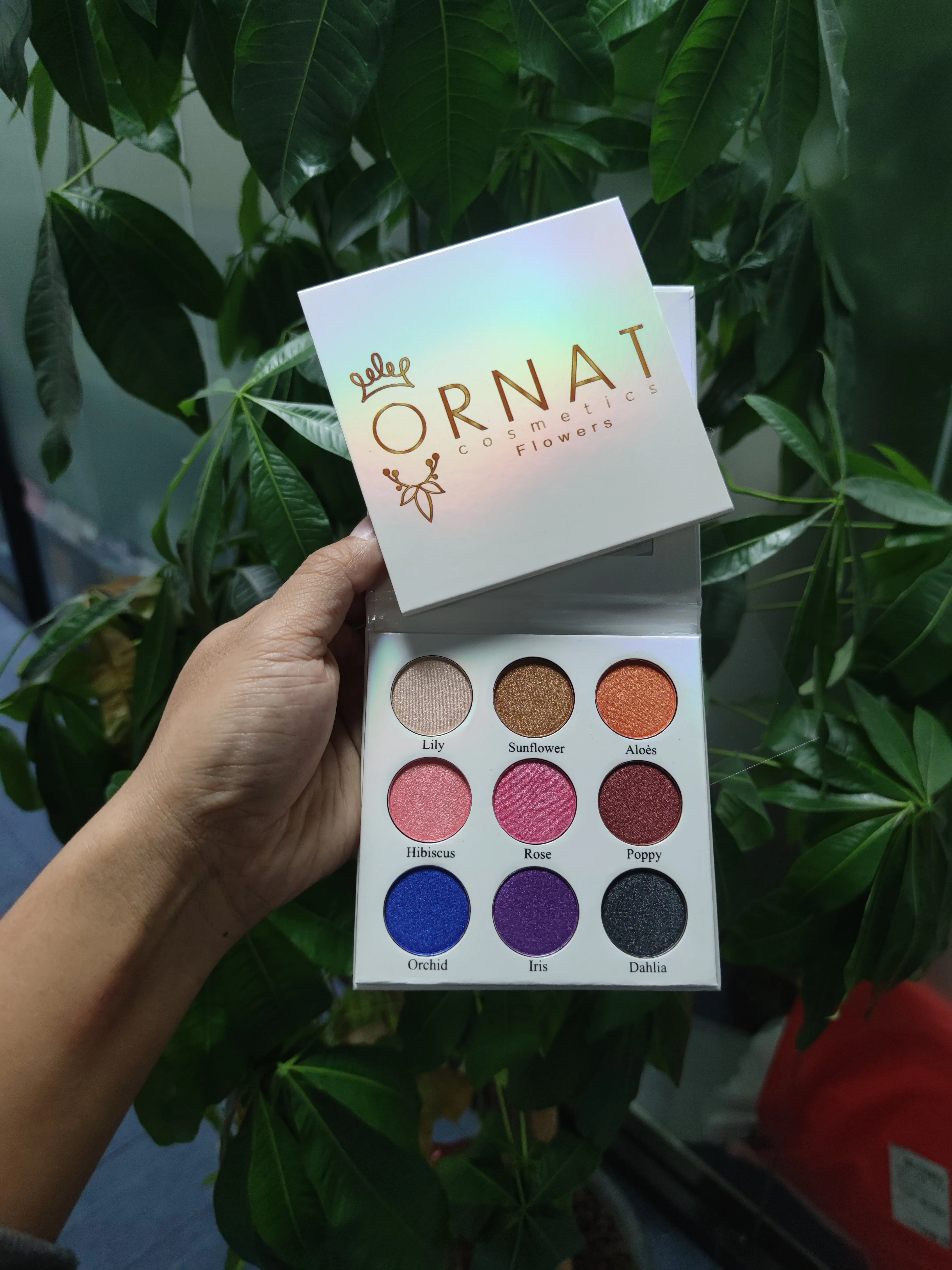 Customize high quality and high pigment pigmented luxury cheap makeup shimmer vegan eye shadow palette eyeshadow palette