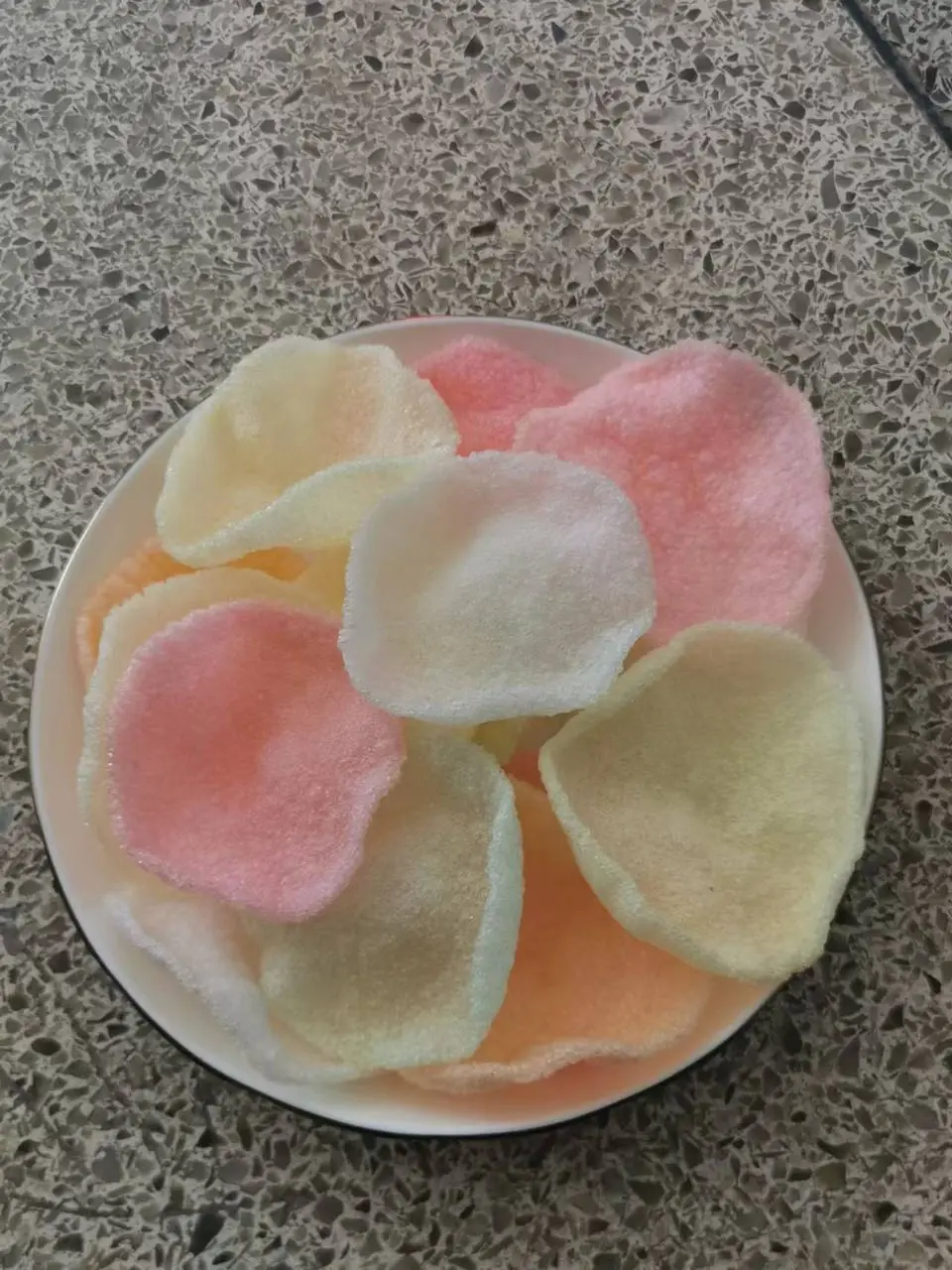 Crispy Prawn Crackers Colorful Shrimp Chips Cracker Seafood Snack Fired Food For Halal African Market