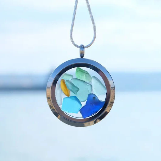 Professional Manufacturer Sun Charm Necklace Small Diamond Necklace Sea Glass Acrylic Beads Pendant