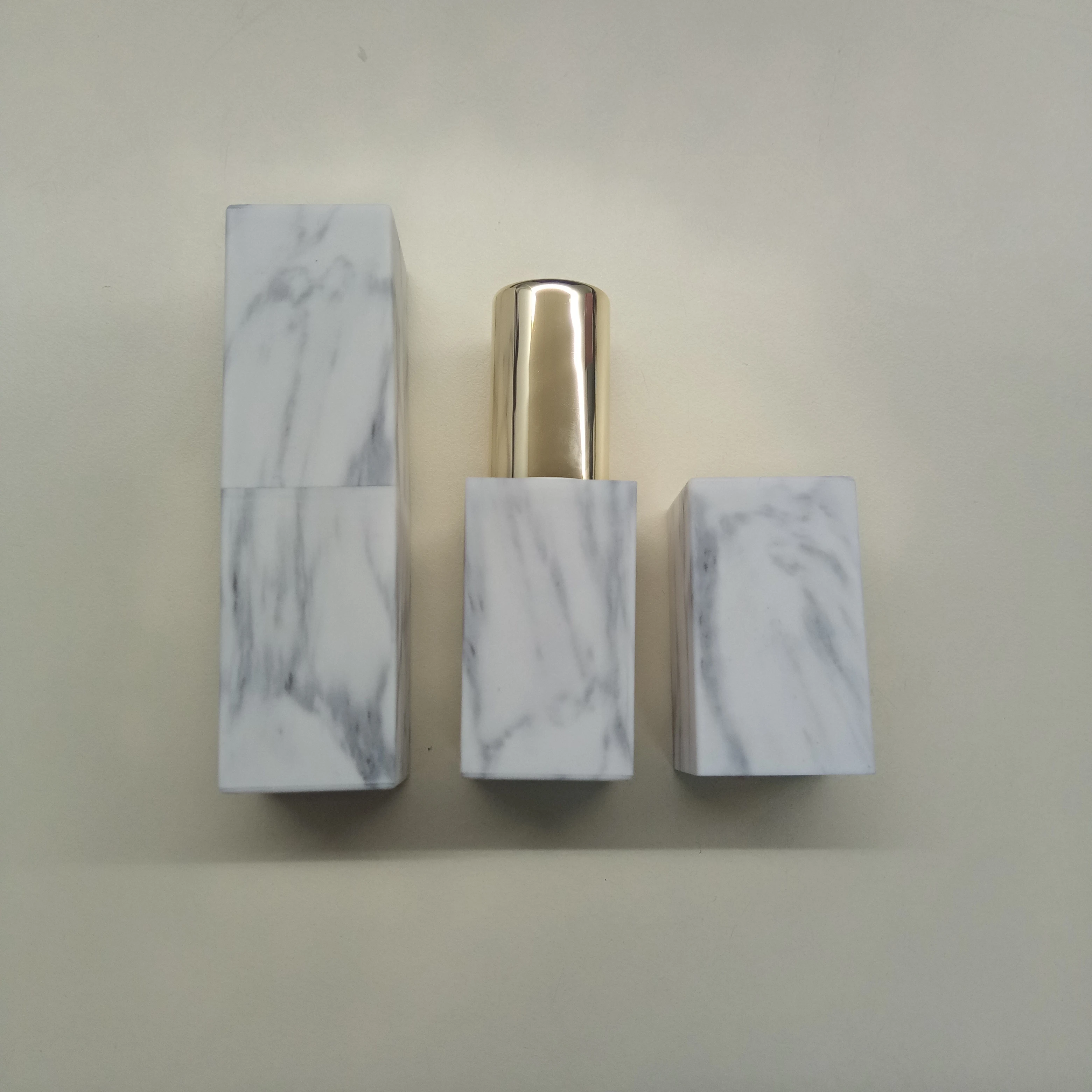 Wholesale Luxury Magnetic Empty lipstick packaging tube Gold Color Do Your Own Brand Lipstick Container Package