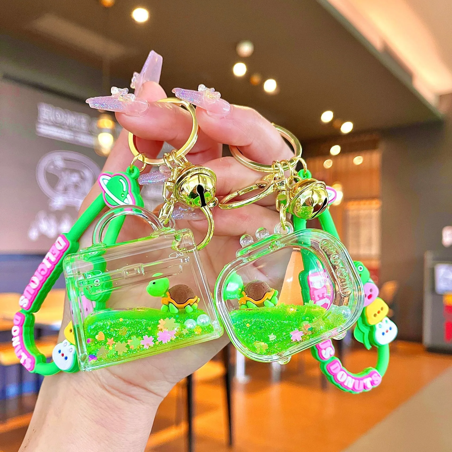 2024 New Creative Design Student School Bag Pendant Cute Green Underwater World Oil Into Bottle Bag Cup Floating Turtle Keychain