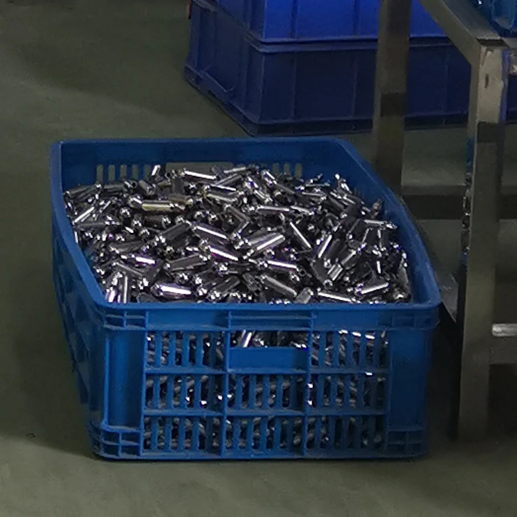 China Factory Wholesale High Purity Dessert Tools 8g Cream Chargers n2o Nitrous Oxide Whipper for Coffee