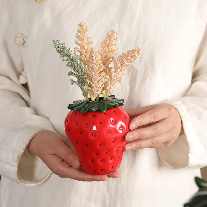 Strawberry ceramic vase flower pot living room home decor small vase advanced sense of ins wind high appearance level