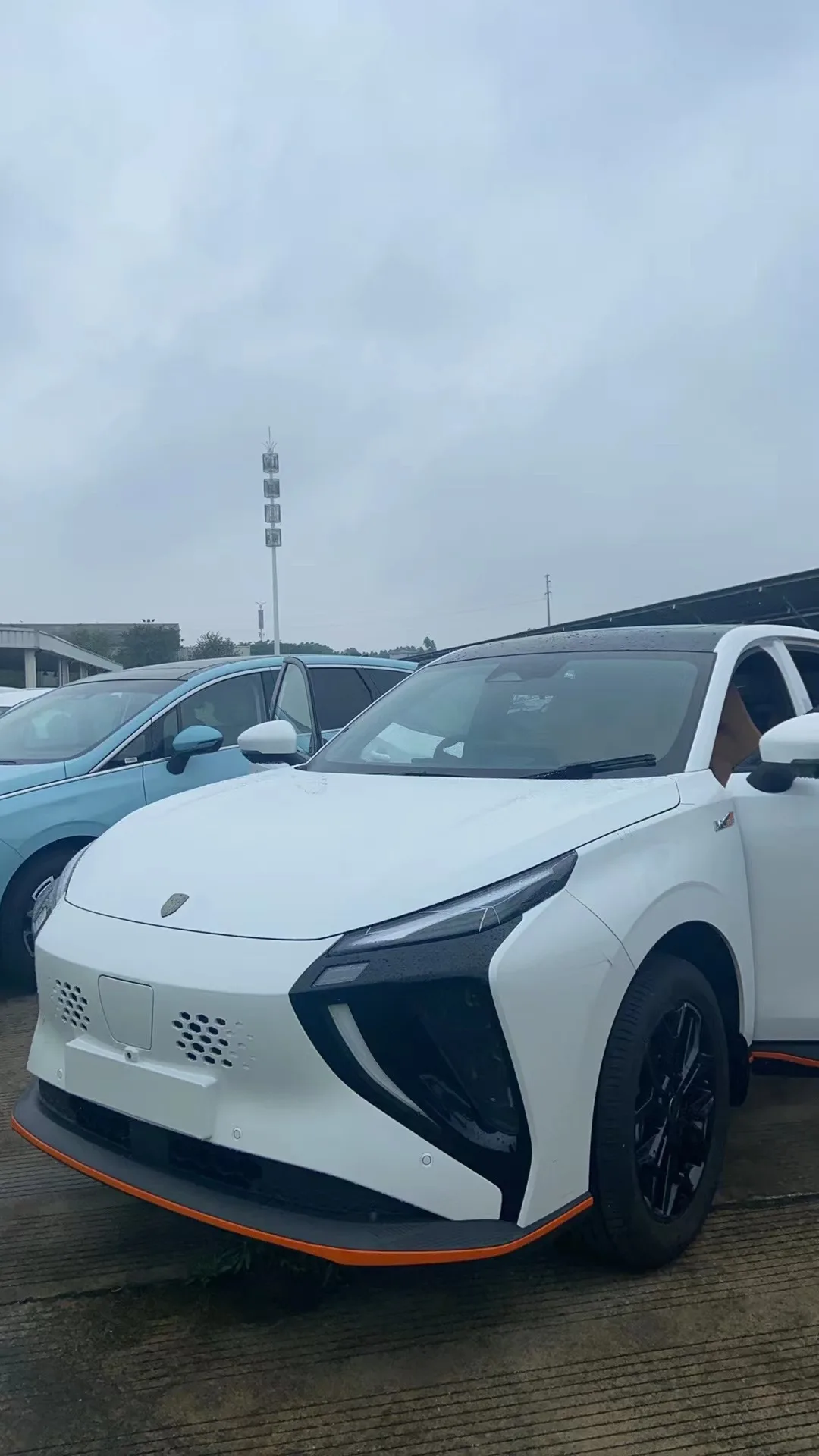 DONGFENG с правым приводом электрический внедорожник высокоскоростной мини-автомобиль китайского бренда 410 км кожаными сиденьями механическая коробка передач для взрослых