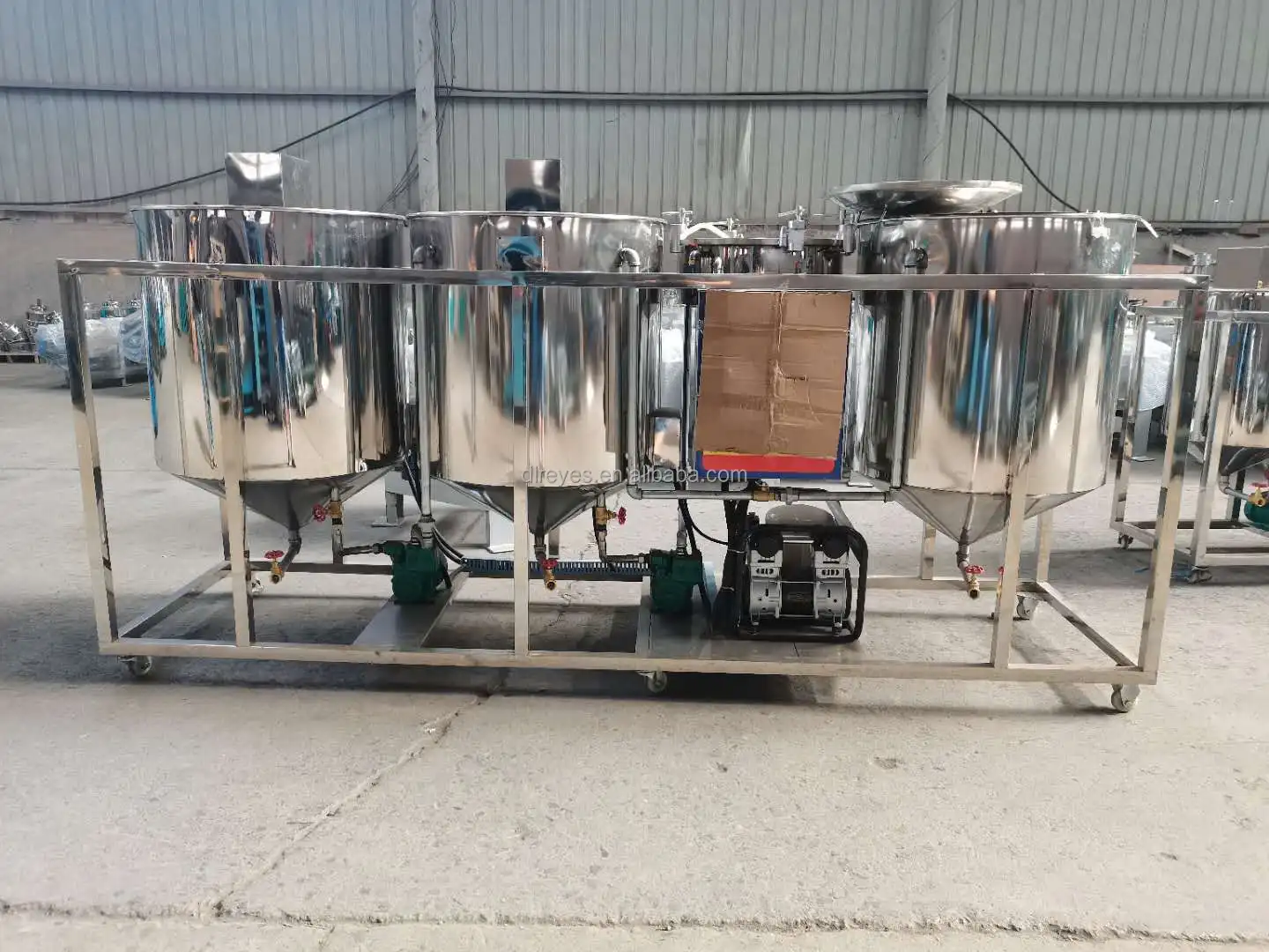 1~10 tons small virgin coconut oil refinery uses coconut oil refining machine to make edible oils