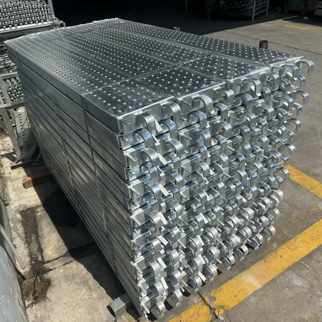 Aluminum HDG Structural Scaffold Perforated Steel Plank Scaffolding System Steel Deck Platform Planks Scaffolding Walk Board