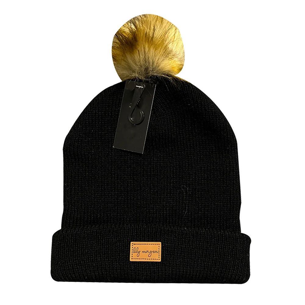 Зимняя вязаная шапочка