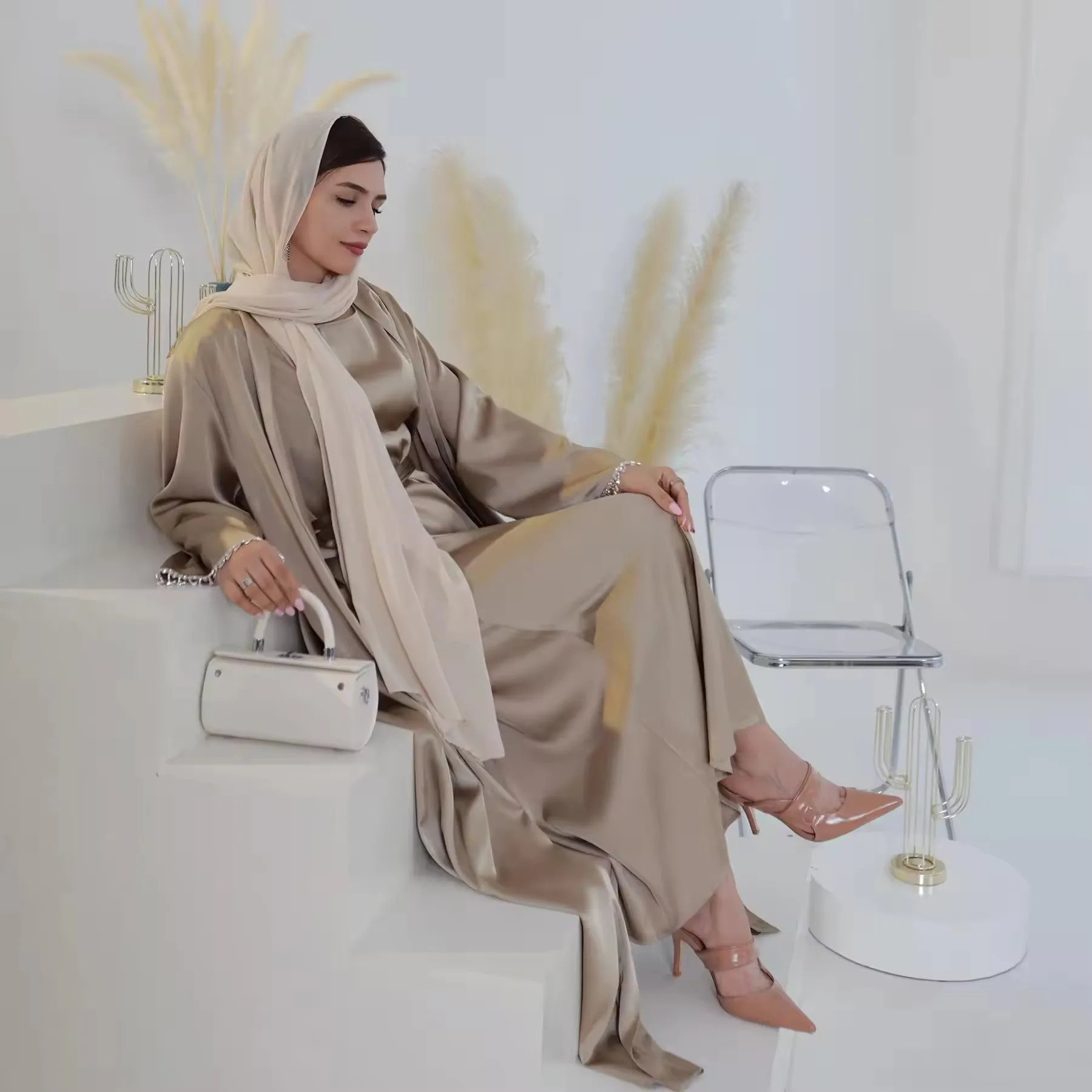 2024 Eid Dubai Turkish Islamic Elegant Modest Custom Women Muslim Dress Abaya Crystal Tassel Satin Silk Open Kaftan Abaya