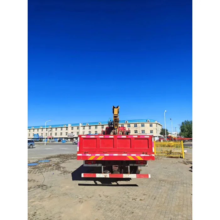 Fashion Trend 12 Ton Crane Small Truck Crane Available For Rescue