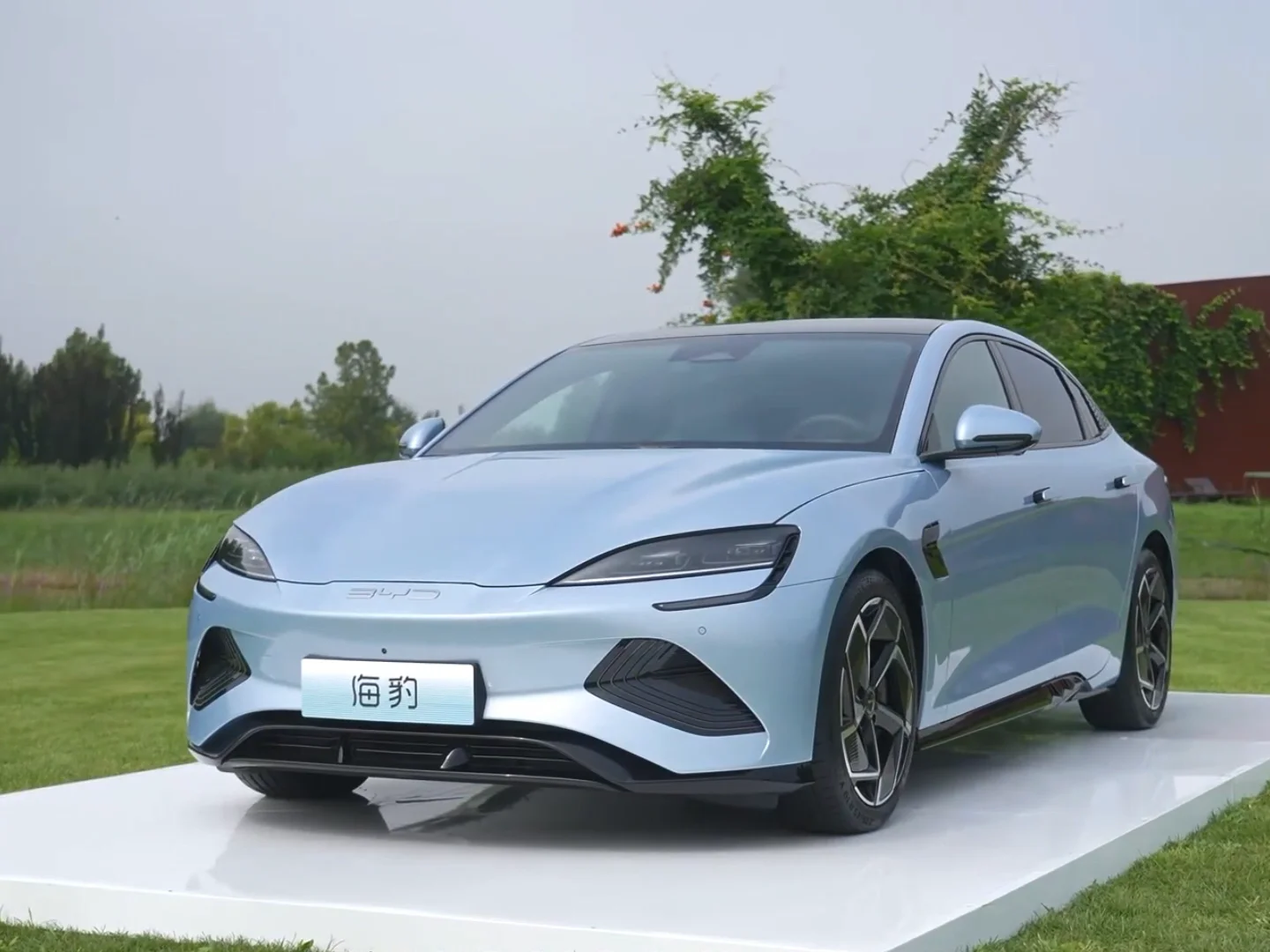 Hot Selling Chinese Leading Brand New Energy Vehicle Byd Seal Electric Utility Vehicle 2022 Elite Model Rear Drive Sedan