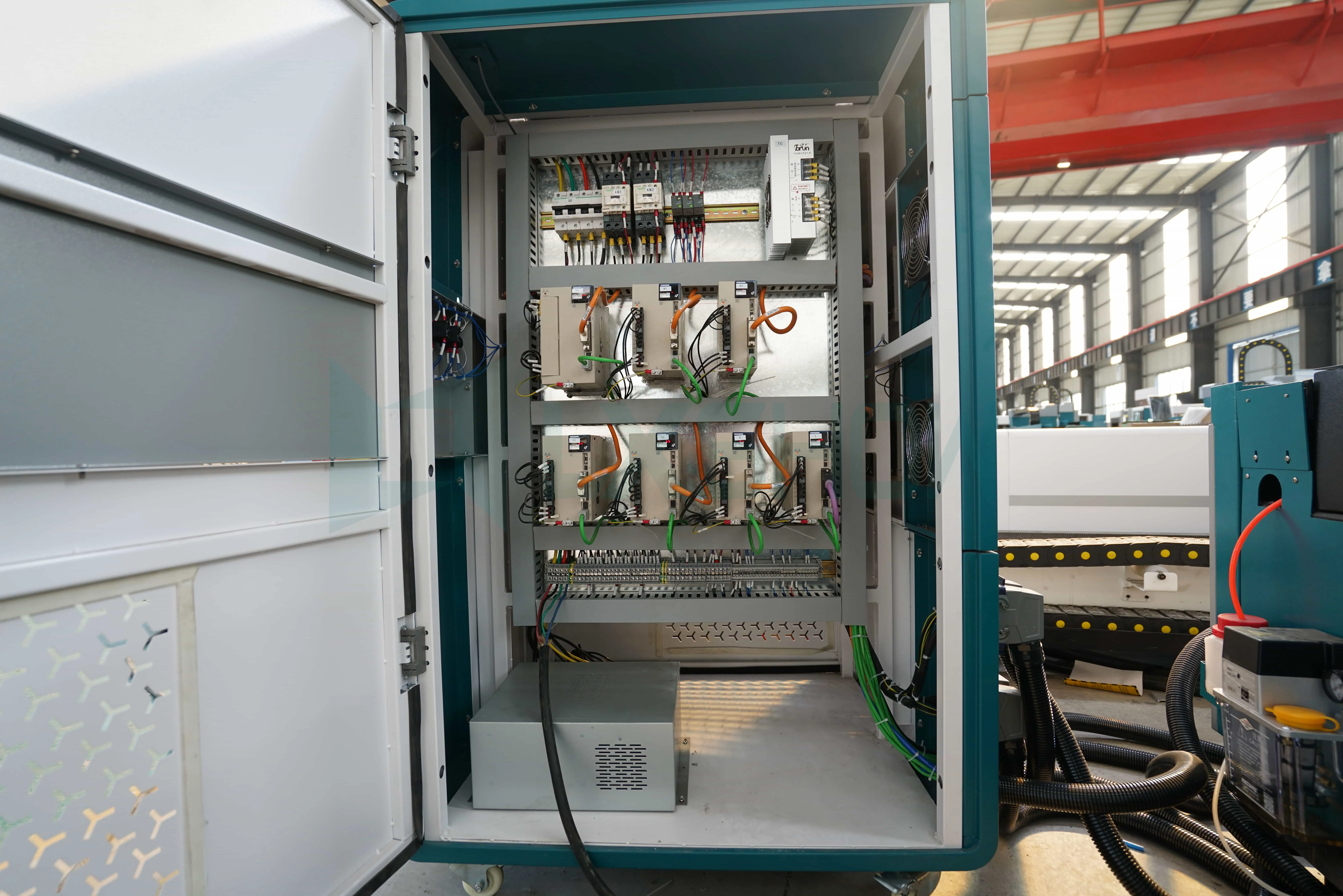 2023 Jinan high precision economic fiber laser plate and tube cutting machine 2500w 3000w 8000w for metal price laser cutter