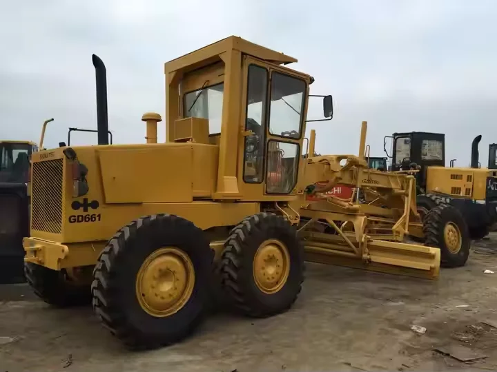 Used Grader Komatsu made GD661, Second-hand Motor Grader Komatsu GD661A-1 with low price  GD611 GD305