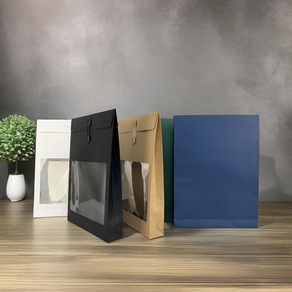 Custom Logo Kraft Paper TShirt Envelope File Garment Packing Bag Gold Foil Stamping Embossing Vanishing Matt Lamination Printing