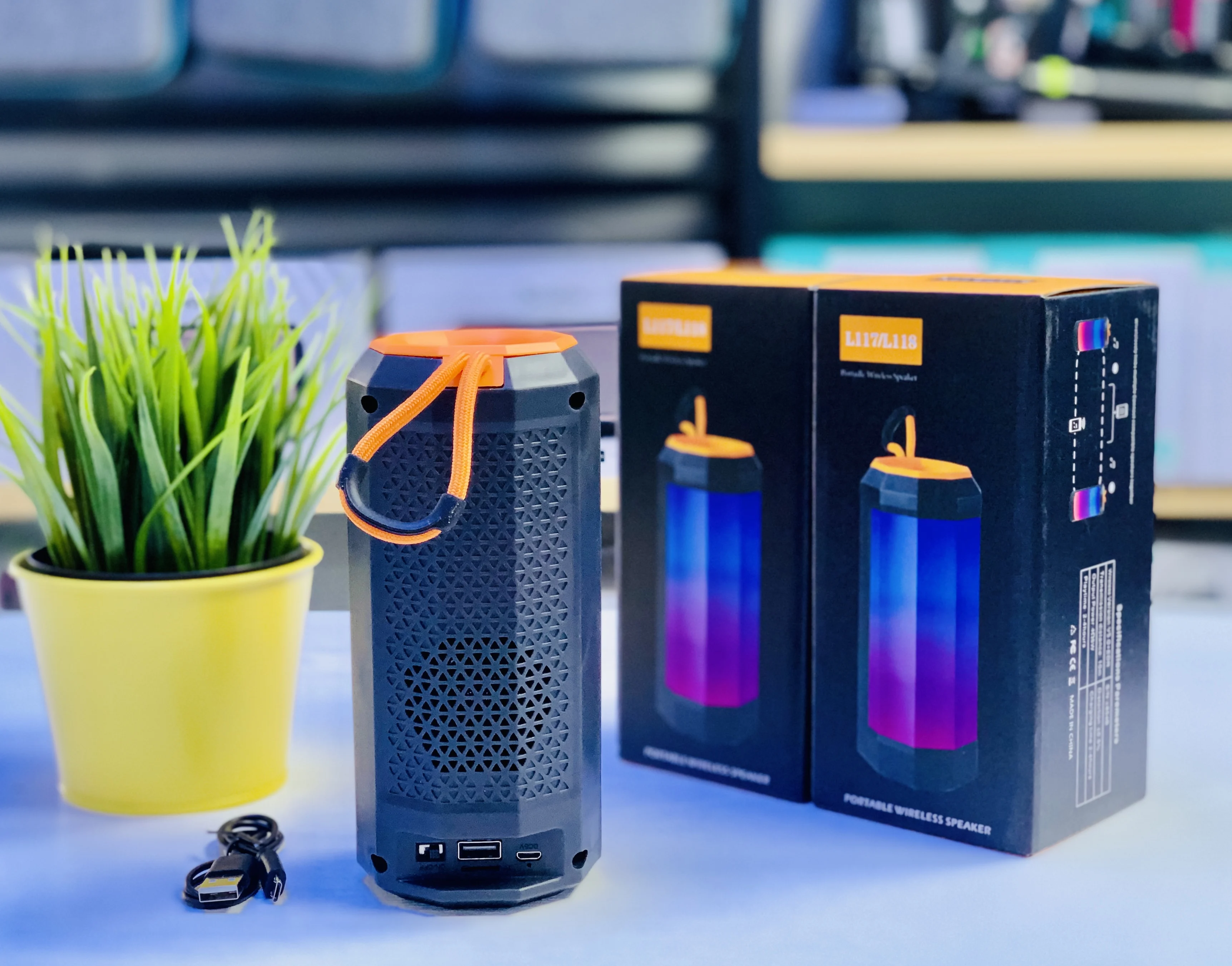 2022 new arrival RGB led light speaker L117/L118 wireless bluetooth speaker cheap price portable speaker