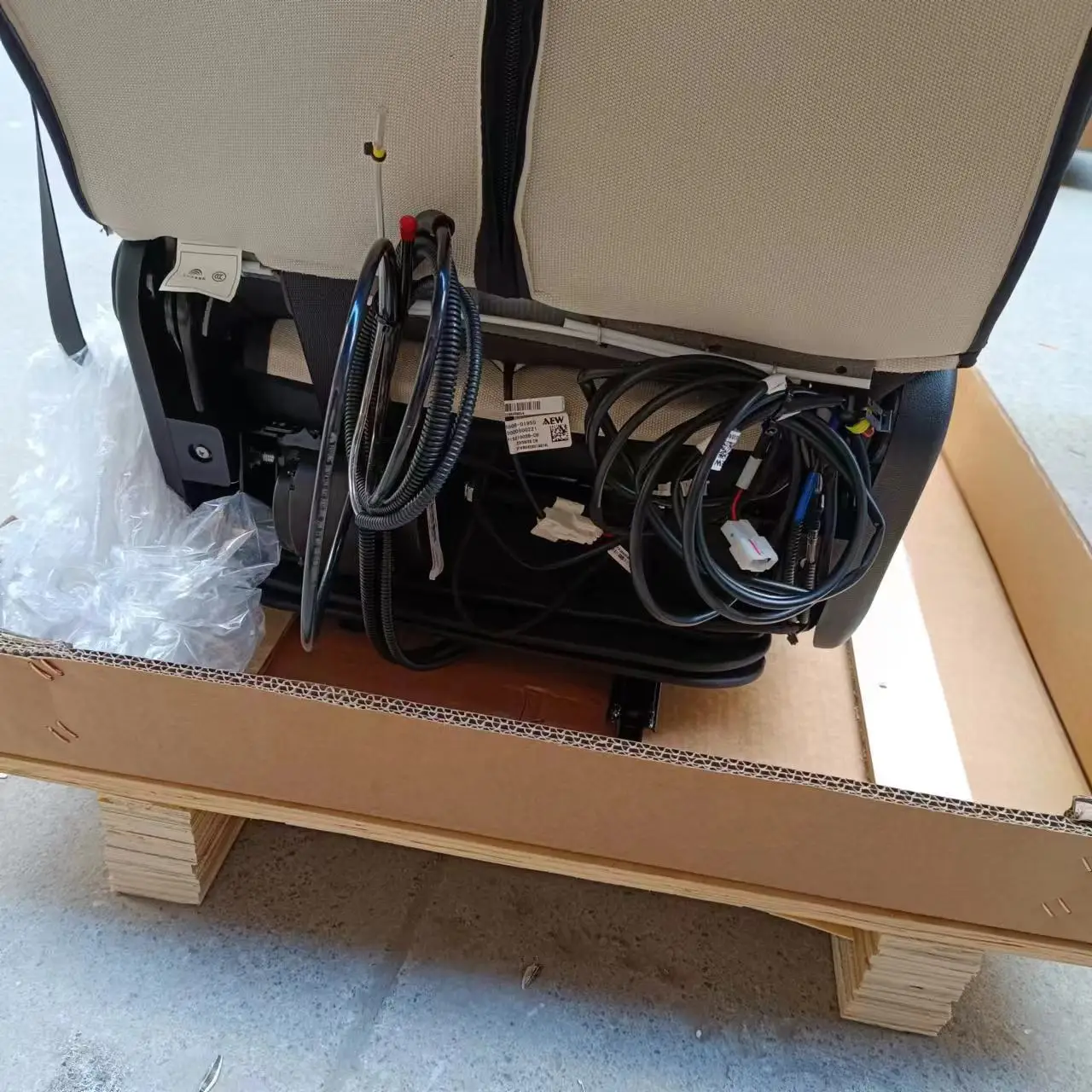 Bus Spare Accessories Air Suspension Driver Seat Semi Truck Driver Seat Massage Universal Bus Parts