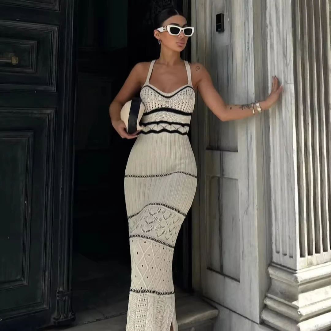 Женское трикотажное платье с V-образным вырезом