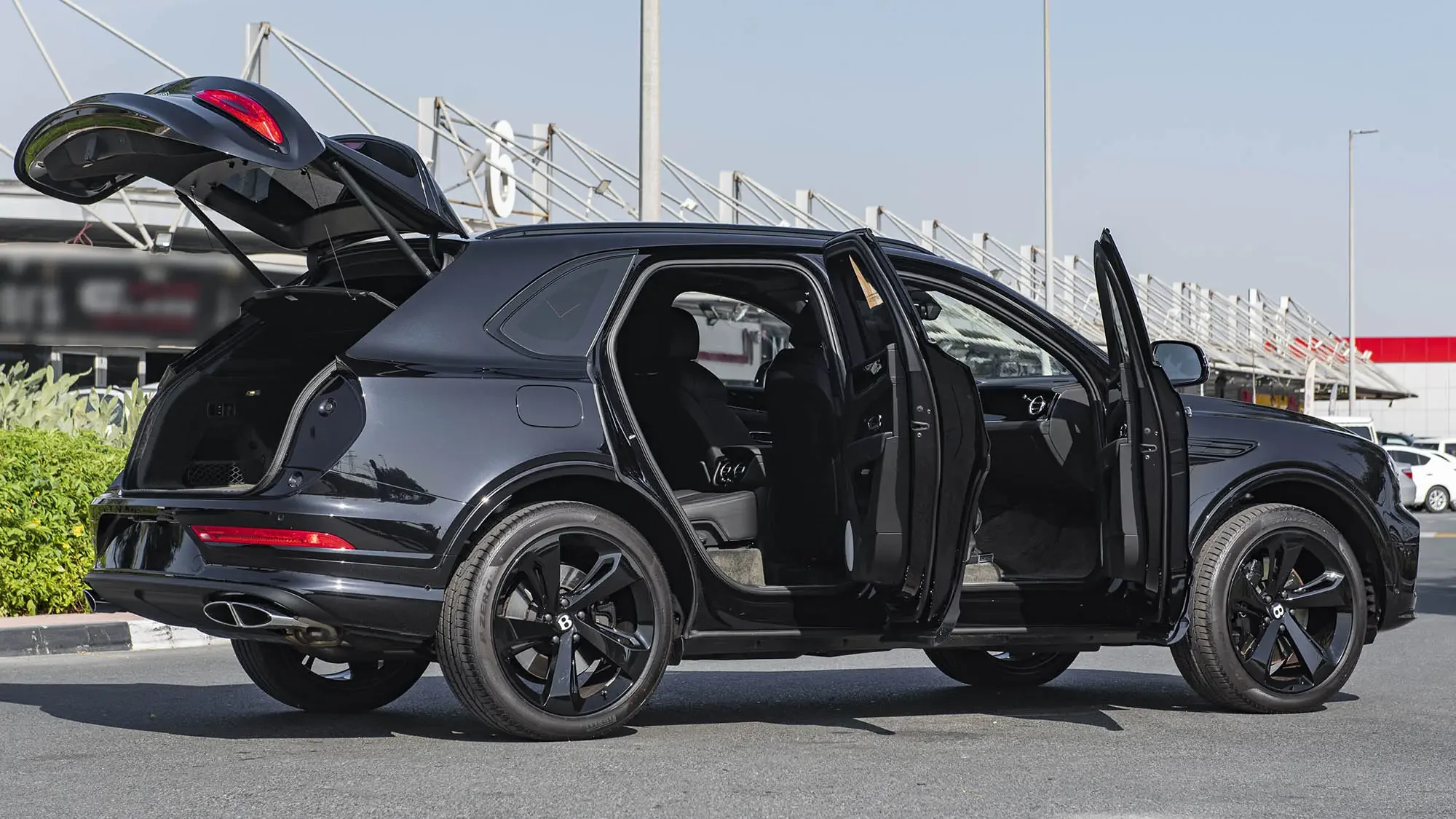 HOT SALE USED  BENTLEY BENTAYGA 4.0P 2023 Car  READY to DELIVER