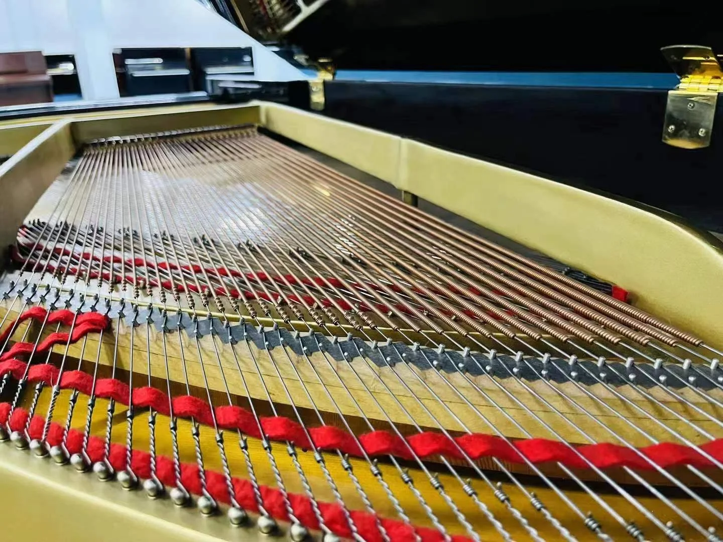 Japanese manufactured by Yamaha home used grand piano professional