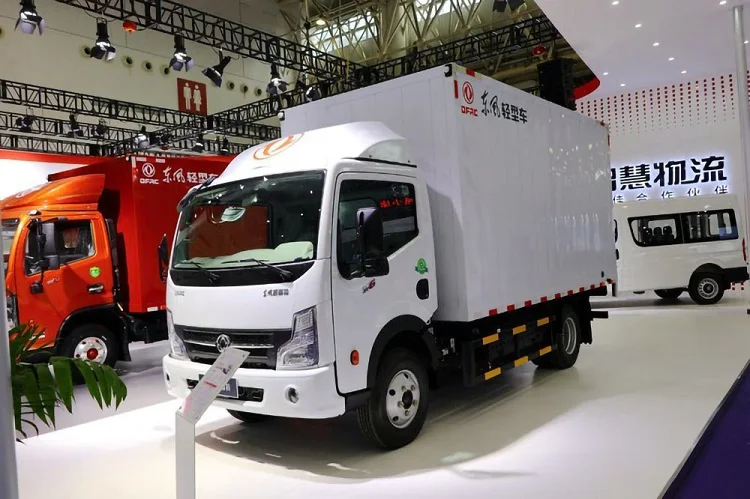 Новая Энергия Dongfeng 4 5 T 13 m грузовой ящик Электрический мини-легковой