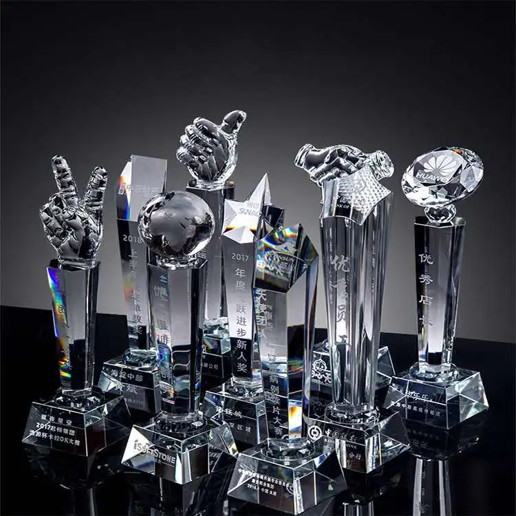 High Quality Traditional customization pyramid handicraft crystal trophy