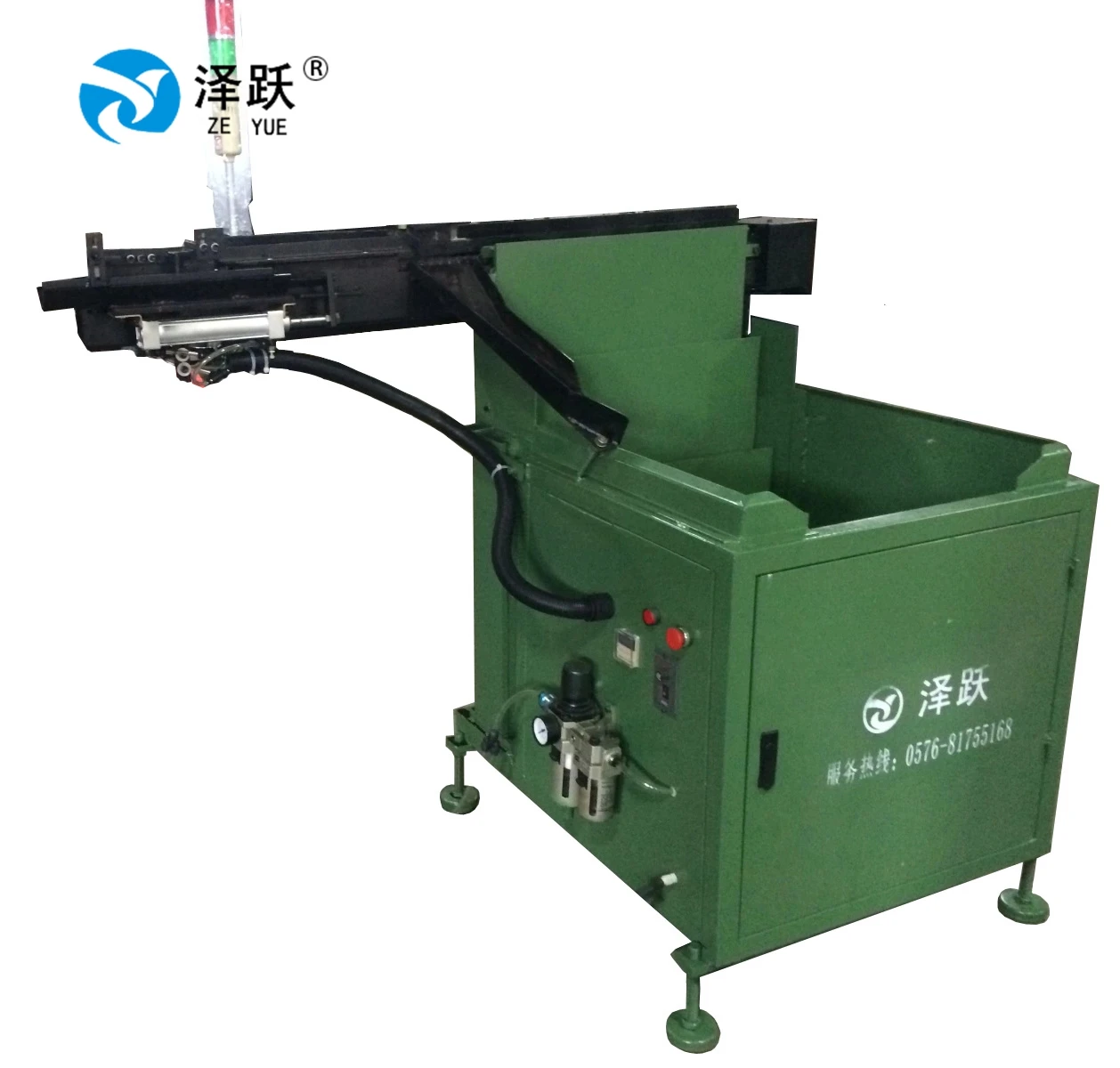 
High quality forging medium frequency furnace heating feeder to realize automatic feeding of round steel 