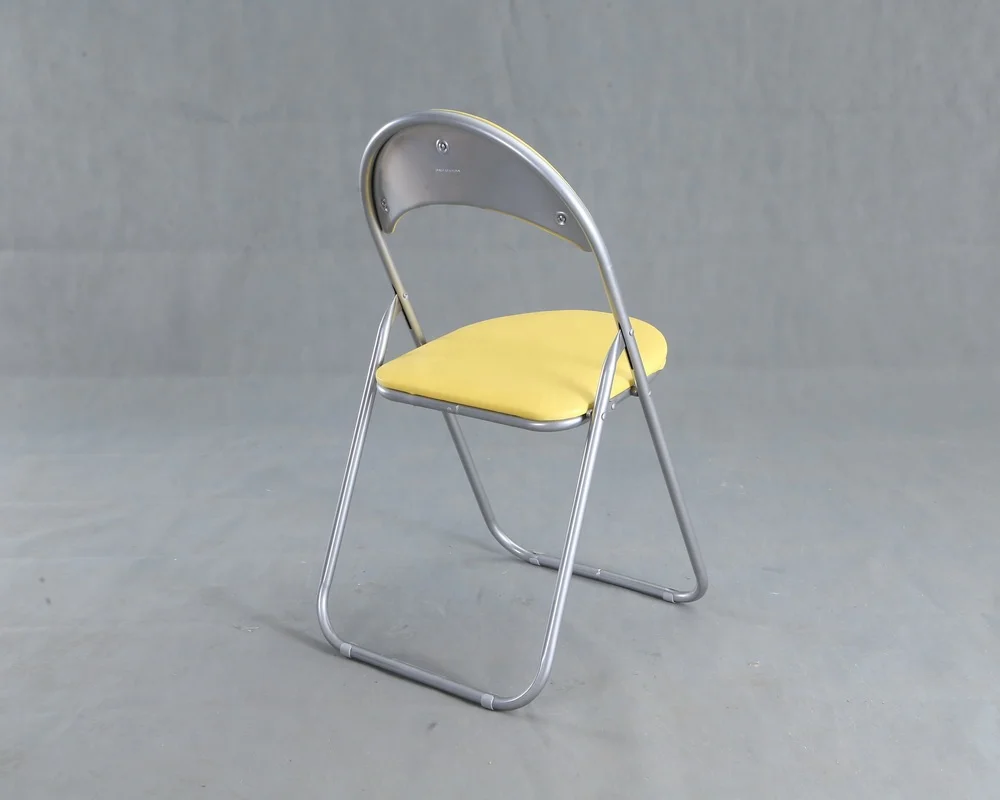 Thrown Legless President Unique Plastic Table Red Gubi Rocking Outdoor Love Sofa Wood Lounge For Babies Chair With Arm