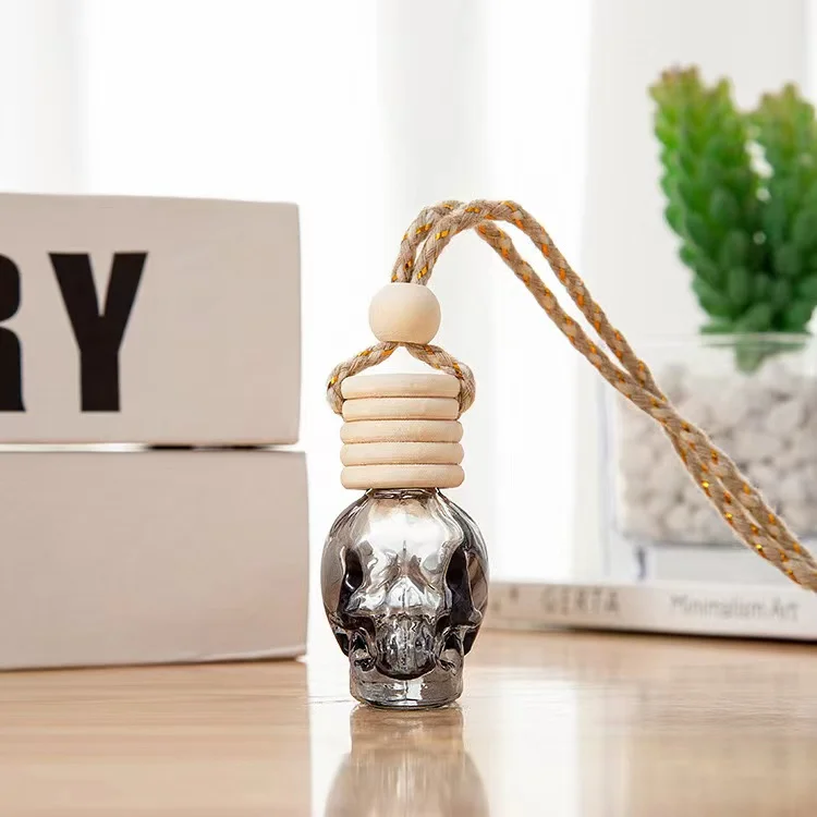 Car Perfume Bottle Air Freshener Diffuser Empty Bottle 8ml Individuality Skull Heads Perfume Pendant Bottle