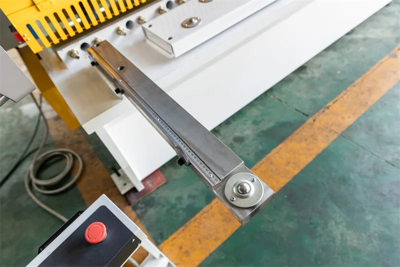 Good Quality Raymax Brand CNC Hydraulic Metal Stainless Steel Aluminum Shearing Guillotine Cutting Shearing Machine