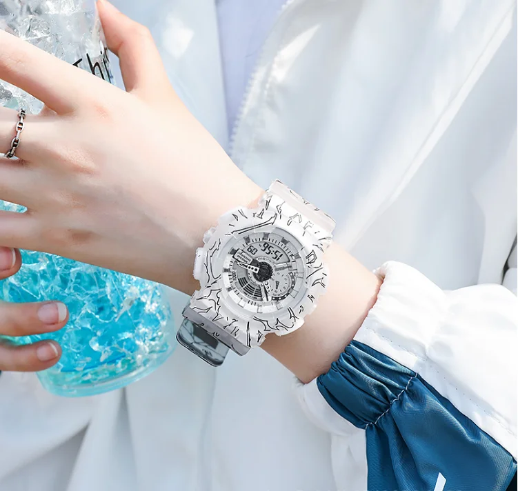 Cool One Piece Co-branded Digital Watch Cheap Life Waterproof Beautiful Digital Watch Hot sale in 2021