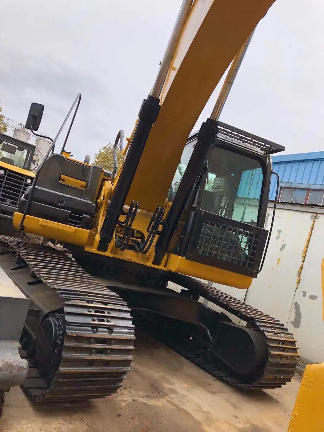  Недорогой экскаватор CAT 305 D 330d Япония komatsu дешево для продажи в