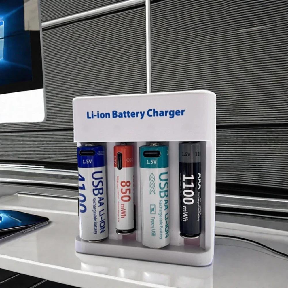 Suitable for AA AAA battery one charge four portable battery charger USB battery charger