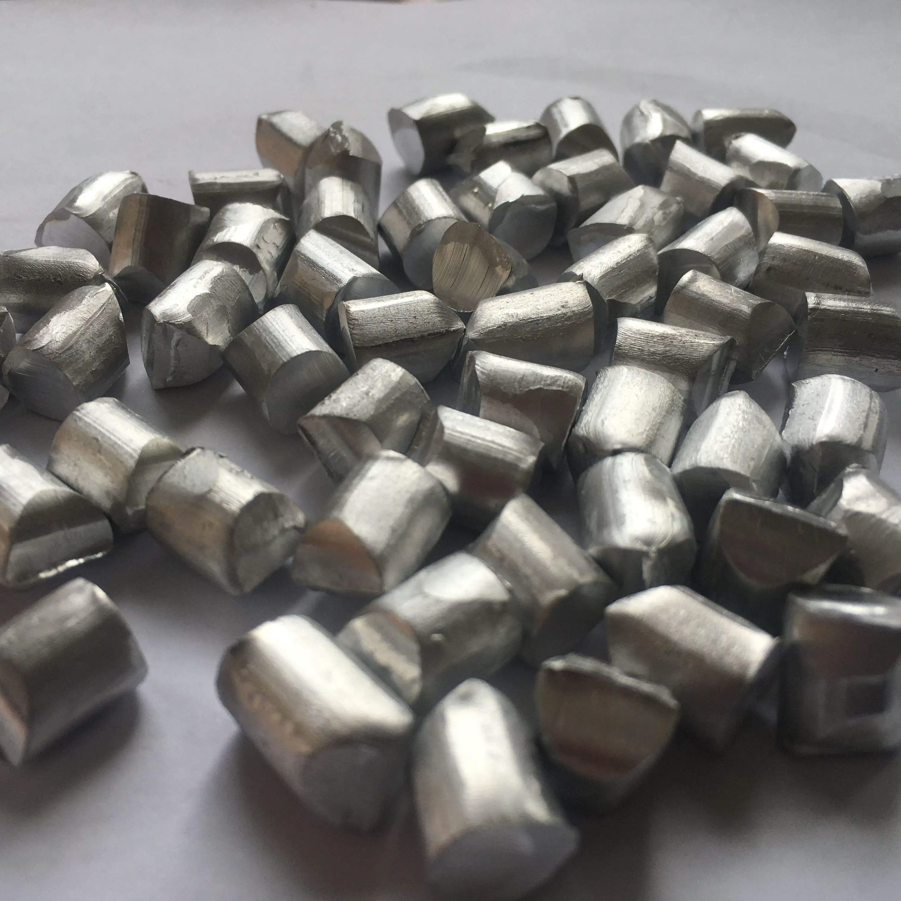 Sell high purity aluminum beans, aluminum ingot, aluminum wire,
