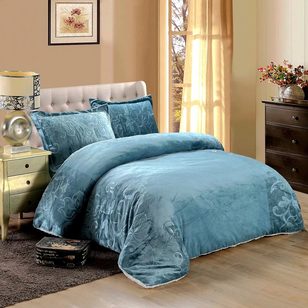 Flannel Fleece Comforter/quilt Set 3pcs 3D Embossed Style and Burgundy Color Wholesales for Winter Bed Room Adults and Kids